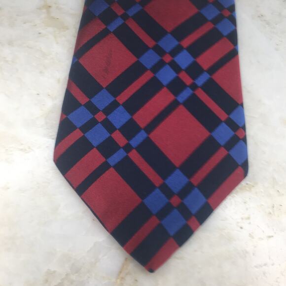 AUDREY BUCKNER HAND TAILORED ALL SILK NECKTIE - Picture 2 of 12